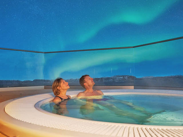 뤼세피오르드와  로포텐 후티루튼 크루즈